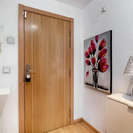 Apartamento En Sabinanigo Con Amplia Y Soleada Terraza Exterior photo